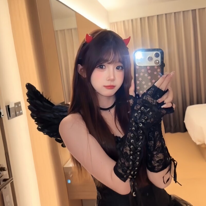 黑色恶魔翅膀氛围感拍照出片道具创意高颜值cos装扮羽毛背饰装饰图片