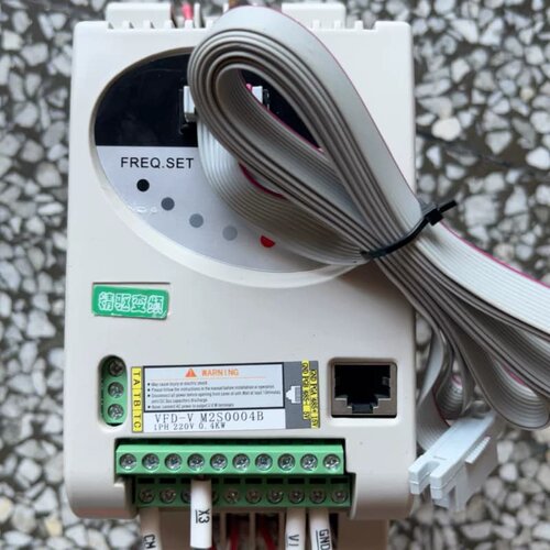 议价变频器VFD-V A2S0004B，220V0.4KW拆机