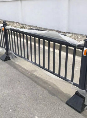 苏州昆山市d政交通护栏机非隔离栏杆道路防撞围栏花式小区车间栅