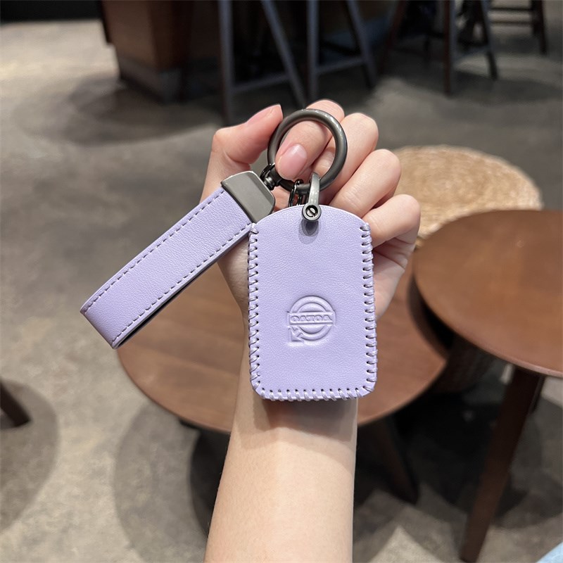 适用于24款沃尔沃XC60真皮钥匙套S90 XC90 XC40 QS60 V90牛皮壳扣