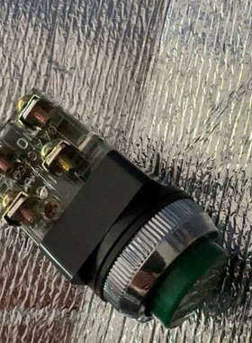 全新30MM绿色复位开关，库存闲置，需要的可以联系我哦～适合议价