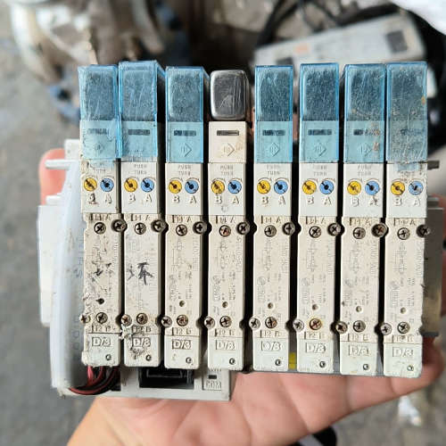 SMC SY3A00-5NZD1  电磁阀，拆机件，实物拍摄议价