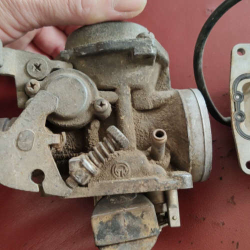 议价雅马哈劲龙250化油器停车场拆车件，成色看图。有需要的私聊