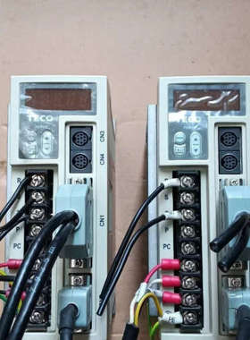 东元伺服驱动器JSDEP-15A，机器剪线拆机，外观成色如图议价