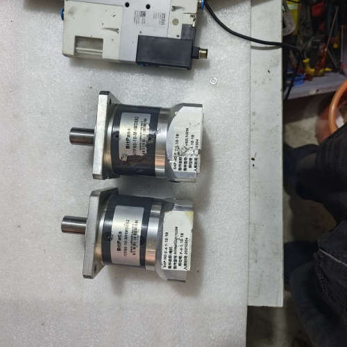 议价Bitpass减速头两个，型号:HTF80-18-MHMD0