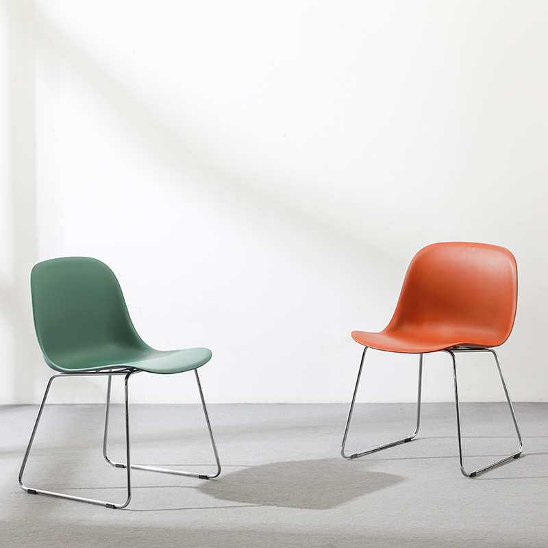 北欧餐椅复古简约铁艺休闲椅金属设计师创意银色腿靠背咖啡厅椅子