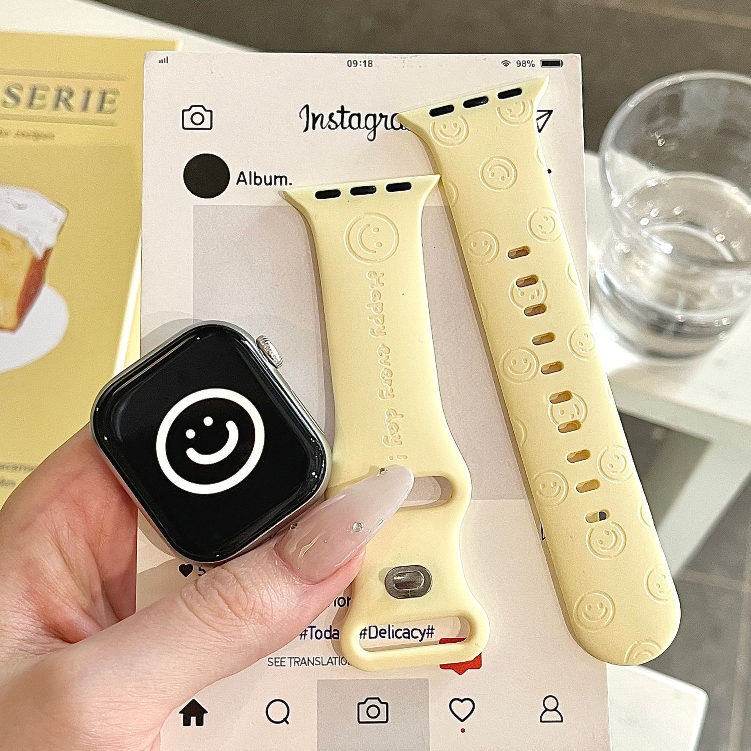 ins风创意笑脸奶黄硅胶适用iwatchs11/10表带印花趣味苹果表带SE