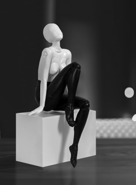 空山基机械姬女神摆件高级家居轻奢艺术装饰客厅桌面W电镀人物雕