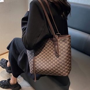 高级感大容量包包女202t3新款手提包上班通勤包单肩妈咪包托特包