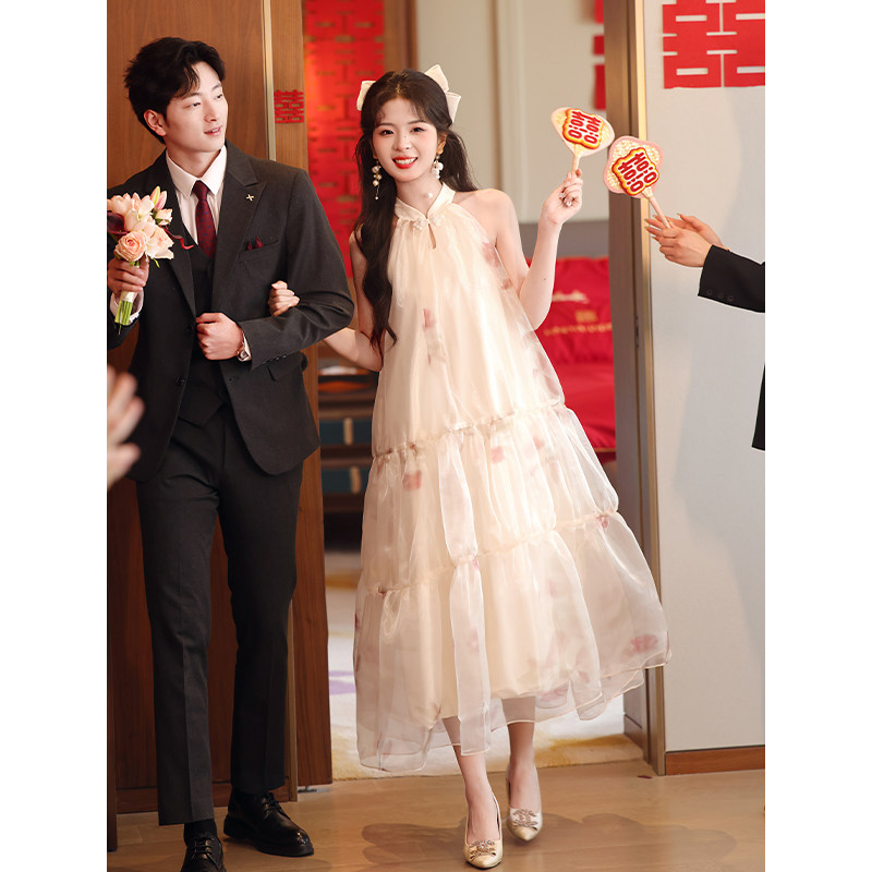 速发记中式晨袍订婚礼服裙2025新娘敬酒服新款轻婚纱领证登新挂脖