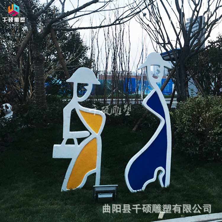 定制玻璃钢彩绘剪影购物人雕塑商场美陈户外步行街广场装饰品摆件