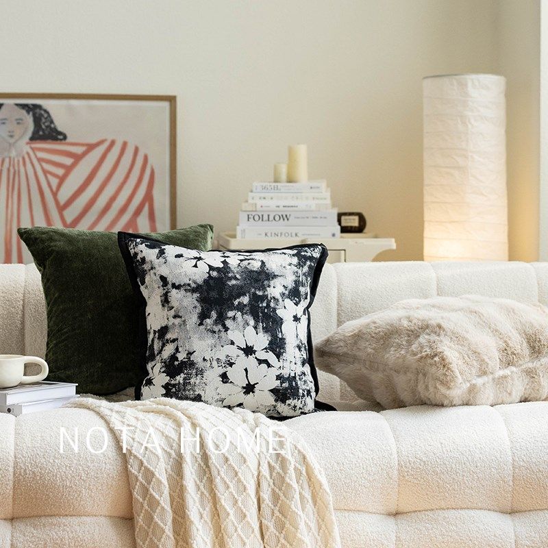ins风新款抱枕客厅沙发毛绒枕套新家软装靠枕Q车用方形柔软大靠垫