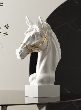 高级感艺术马头摆件石膏雕塑软装轻奢客厅酒柜办公室展示柜装饰品