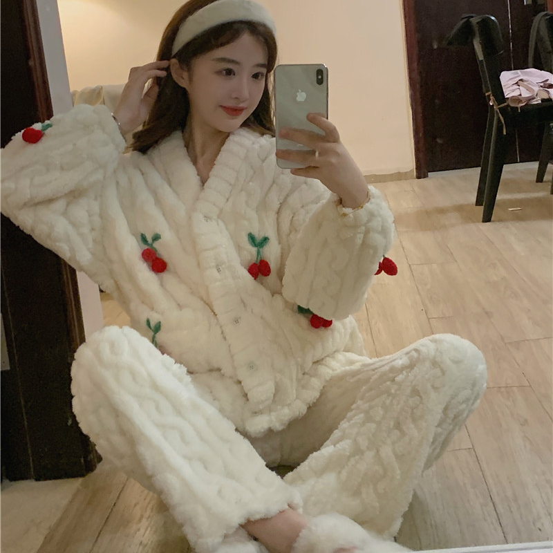 可爱小樱桃珊瑚绒睡衣女冬季2023年新款女士家居服秋冬款女款加厚