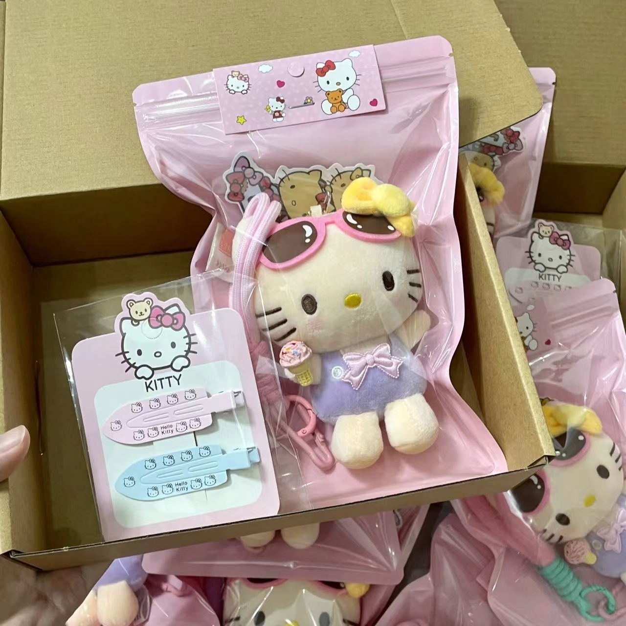 雪糕甜心hellokitty公仔挂件包包书包小饰品玩偶钥匙扣kt可爱女生