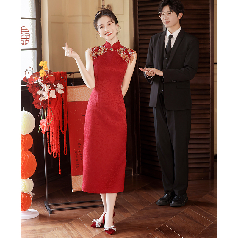 红色旗袍敬酒服新娘小个子2023新款中式结婚订婚礼服裙女无袖流苏