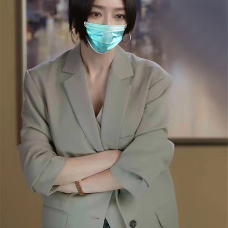 现货【秦岚管f文同款】衣服西装外套翻领格子纯色时尚西服上衣女