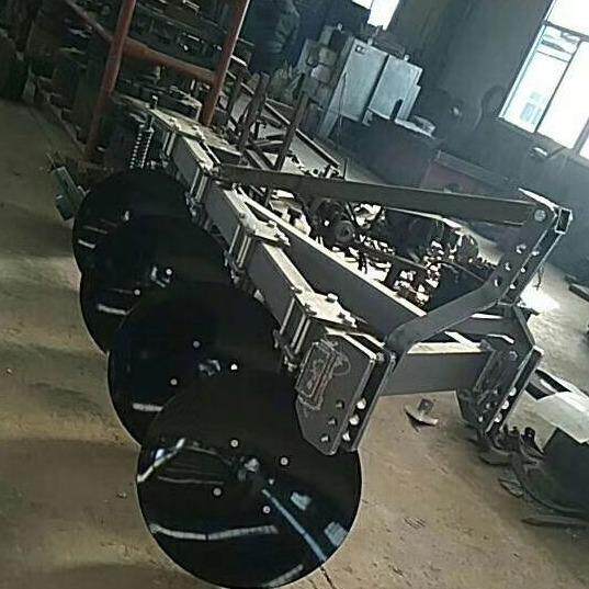 云南海南甘肃拖拉机带的水田用驱动圆盘犁耕地犁农业翻地犁开荒整