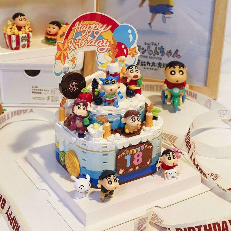 潮玩积木DIY生日蛋糕拼装模型音乐盒旋转蜡烛生日礼物桌面摆件女