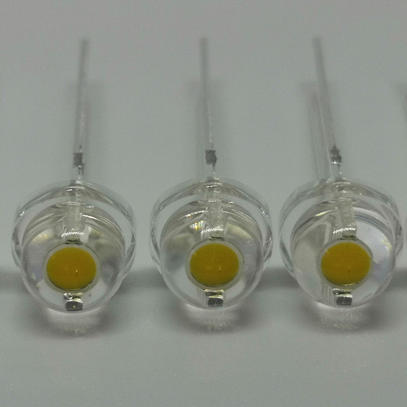 F5大杯低衰草帽白光8-9流明5mm草帽白光灯珠led厂家大量现货供应