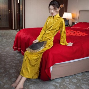 新中式金色晨袍新娘女复古改良旗袍中国风黄色连衣裙秋冬订婚礼服