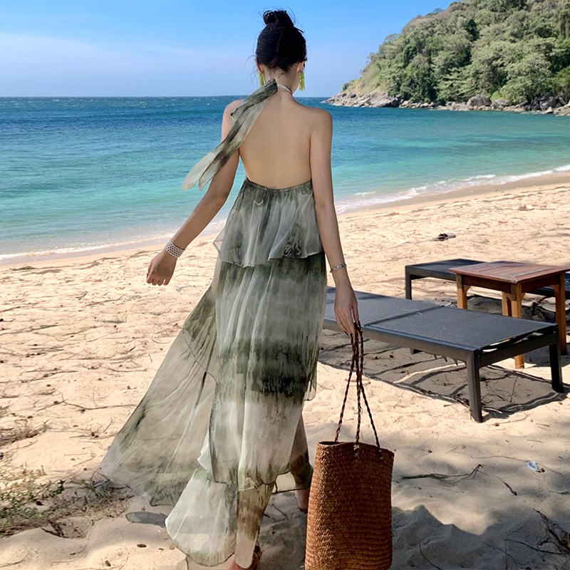 速发海边度假露背挂脖连衣裙夏季法式复古三亚旅行扎染仙气蛋糕裙