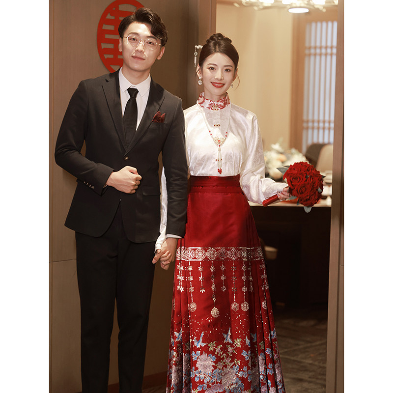 速发马可裙婚服套装日常面穿订婚服登记敬酒服回娘新门领证新中式