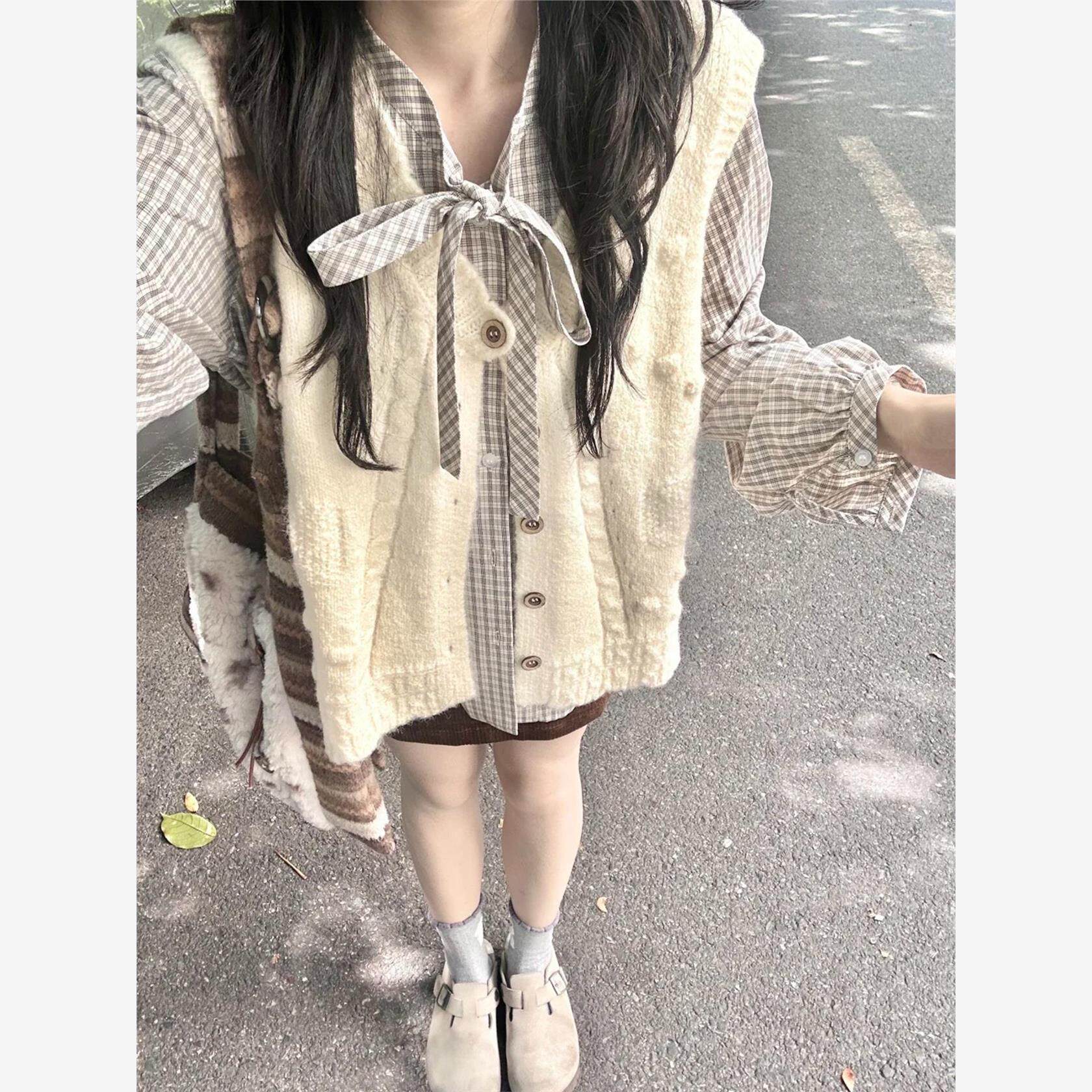 马甲2025新款今年流行爆款女米白色提花小个子叠穿超好看针织上衣