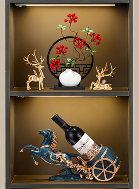 马到成功轻奢客厅酒柜摆件