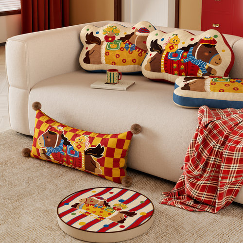 小马蒂奇异形抱枕马年