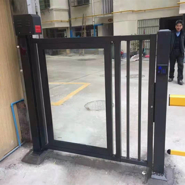 武汉小区广告门一卡通管理系统栅栏广告门人脸识别门禁人行通道闸