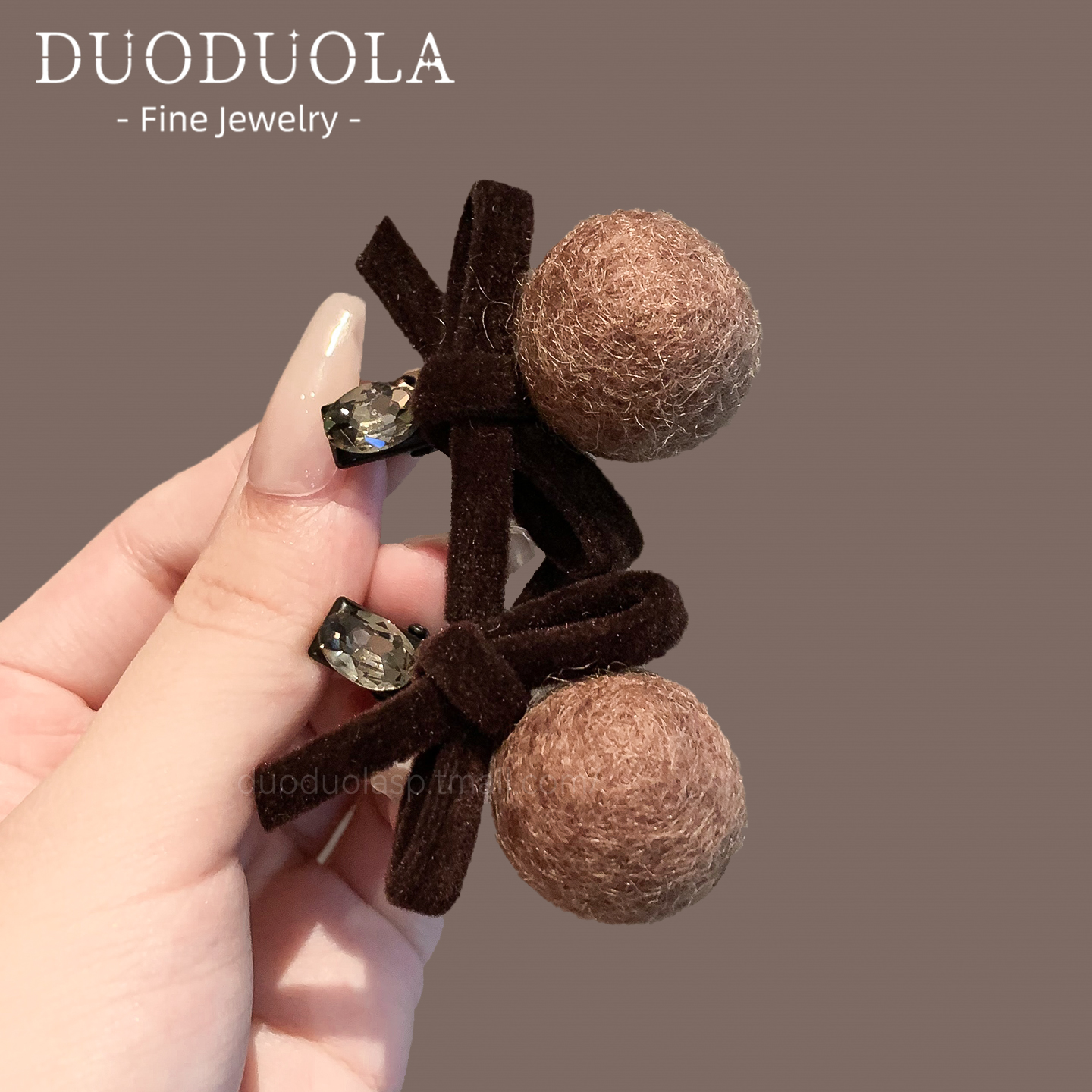 秋冬新款羊毛球球鸭嘴夹刘海夹女时尚简约高级感蝴蝶结侧边夹发夹