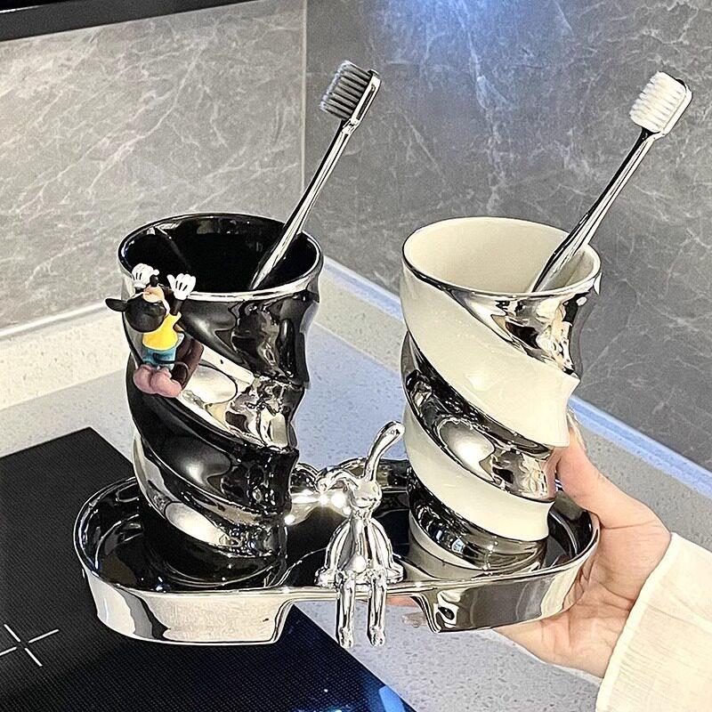 漱口杯高颜值2025新款创意情侣牙杯洗漱杯套装轻奢牙刷杯子置物架