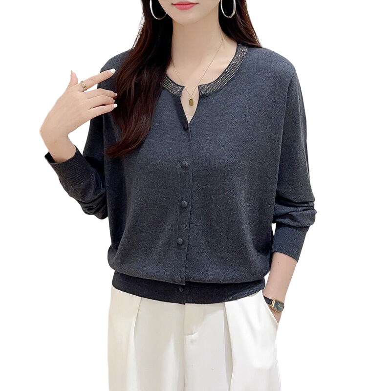 高级感气质镶钻圆领宽松精纺细羊毛针织开衫女秋冬新款毛衣外套