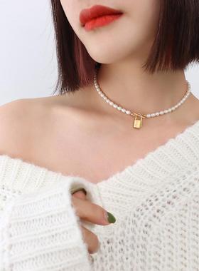 珍珠项链锁骨链复古淡水扣轻奢ot锁头女锁法式风小众钛钢感choker