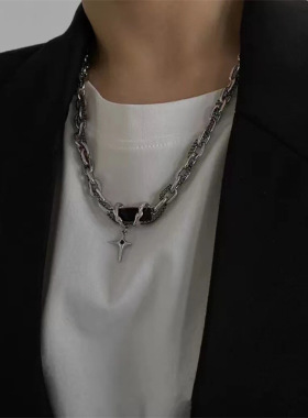 项链男款小众设计高级感嘻哈缠绕叠戴痞帅百搭高街锁骨链男潮吊坠