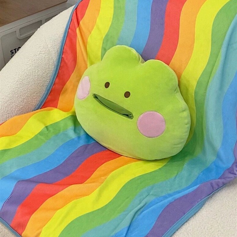 歪瓜青蛙抱枕吐彩虹毛毯娃娃枕头彩虹被单卡通可爱两用办公室靠枕