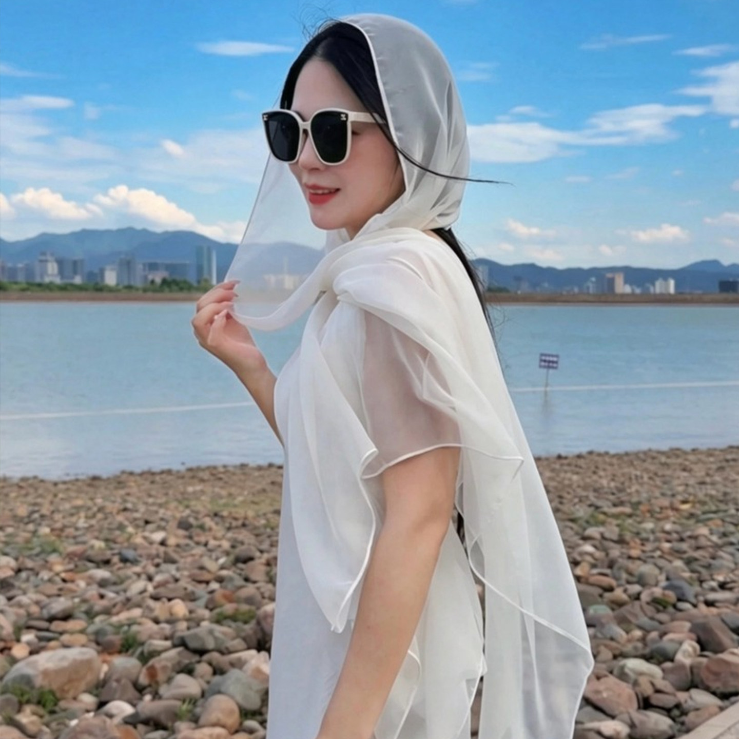 不规则领口披肩女外搭2026新款高级感度假旅游夏季薄款丝巾纱巾女图片