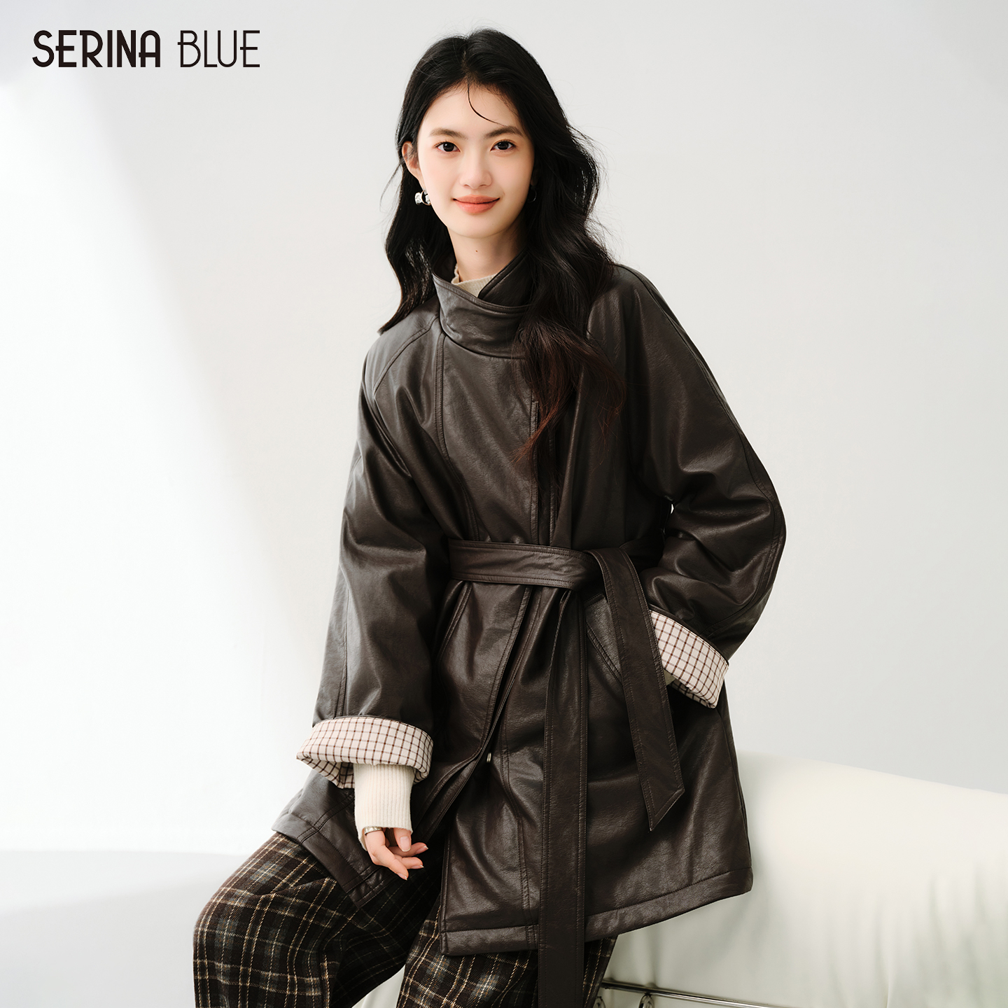 90鸭绒保暖羽绒外套女