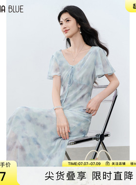 SeRina Blue2026夏季新款休闲V领印花荷叶袖女士中长款短袖连衣裙