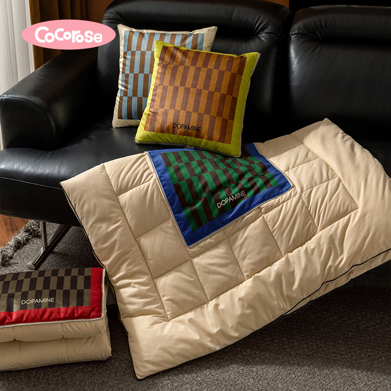 抱枕毯两用汽车睡觉抱枕被车载