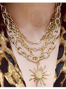 。Accessories temperament sunflower pendant multi-layer clav