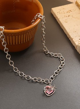 Love pendant necklace Lady clavicle chain粉钻爱心吊坠项链