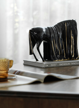 速发 办客创意轻奢级厅高公室桌面金属铜蒙面盖头马摆件