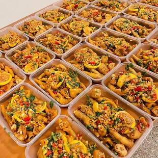 速发柠檬凤爪打包盒无骨鸡爪摆盒摊卤味卤菜熟食包装盒凉菜凉拌菜