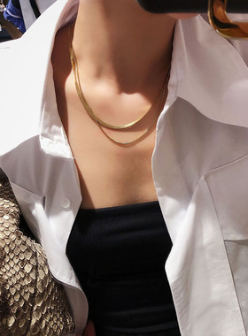 极速2022 Select Elegant 14k Gold Lip Chain Delicate Moon Sta