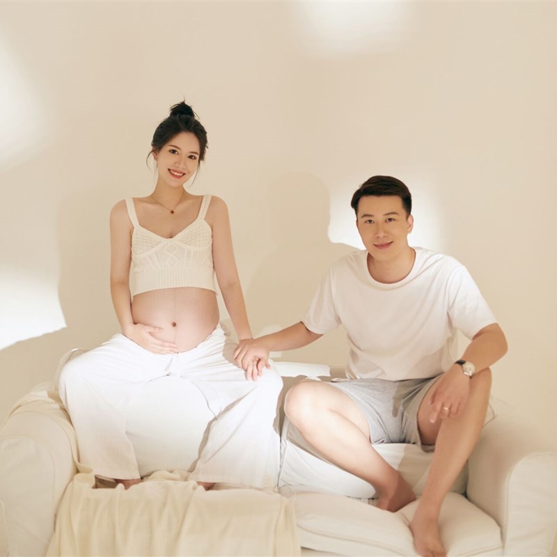速发展会新时孕妇拍照情侣装款尚简约大妈肚咪影楼主题服饰