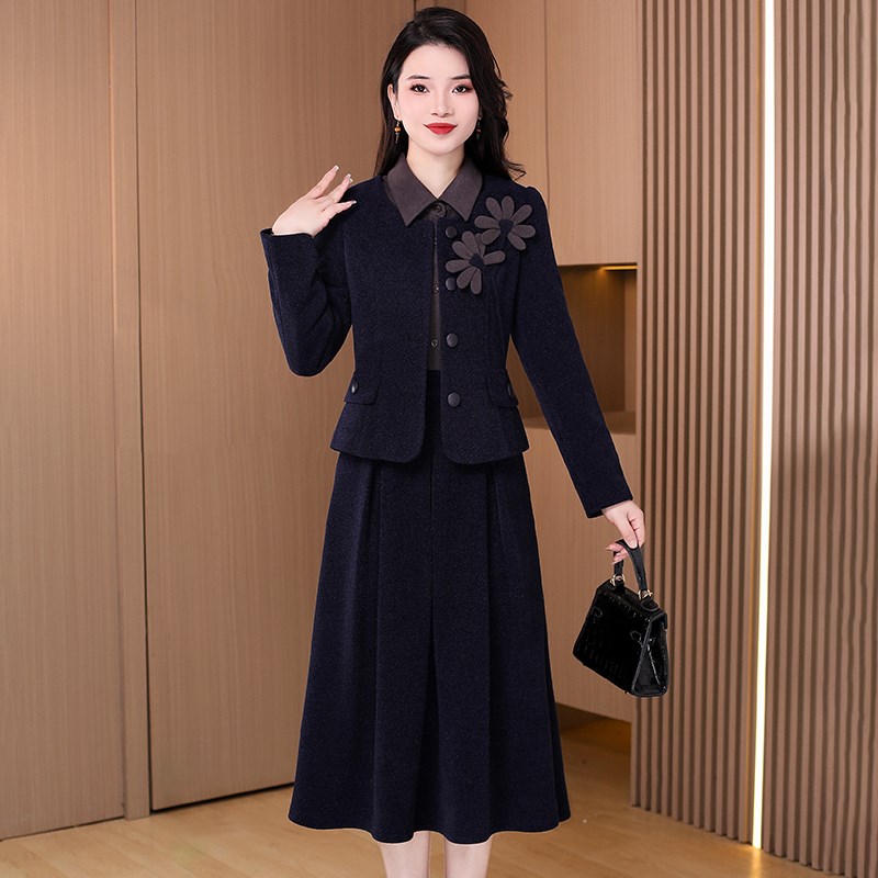 好货毛呢打底长袖连衣裙2025新款女秋冬中老年加绒加厚穿搭配大衣
