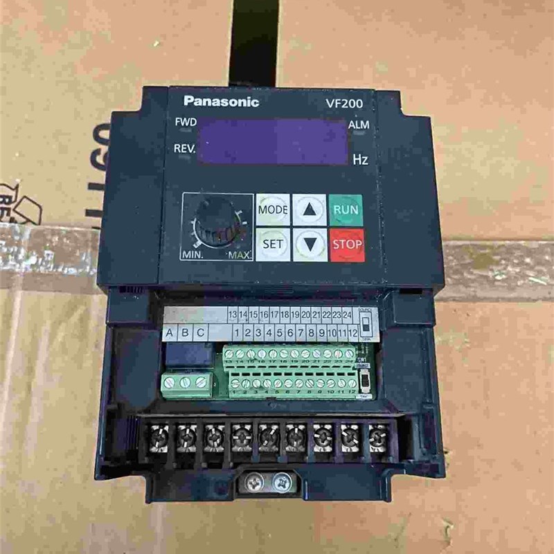 看AVF00-020420 变频器.4(kw/220v 功能议价)