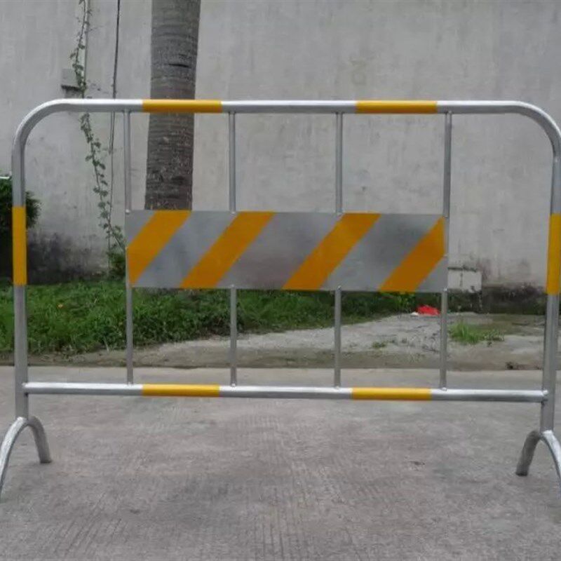 极速。加厚镀锌铁马铁马护隔离栏公路护栏道路隔离栏铁马围栏交通